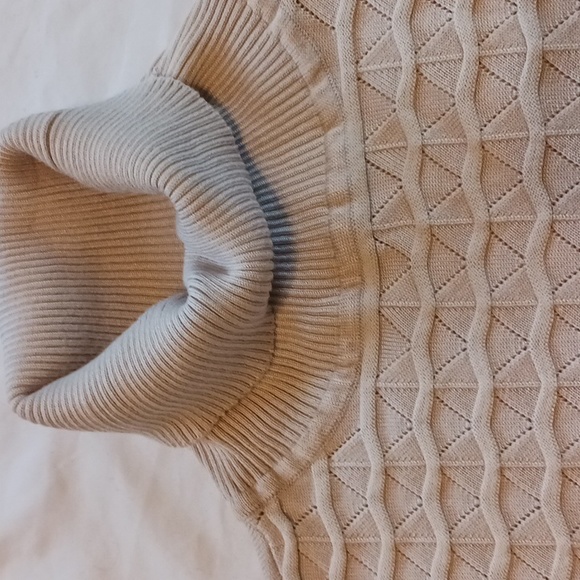 Sweater - Picture 3 of 8